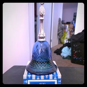 Avon hospitality bell 1976